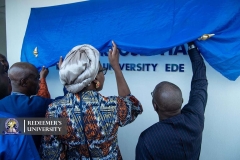 UNVEILING-OF-THE-MULTIPURPOSE-HALL-FROM-DR.-BAYO-OLUGBEMI-TO-REDEEMERS-UNIVERSITY-EDE-2022