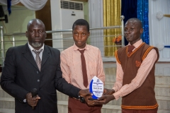 Presentation-of-award-to-students-of-AGHS-Ede